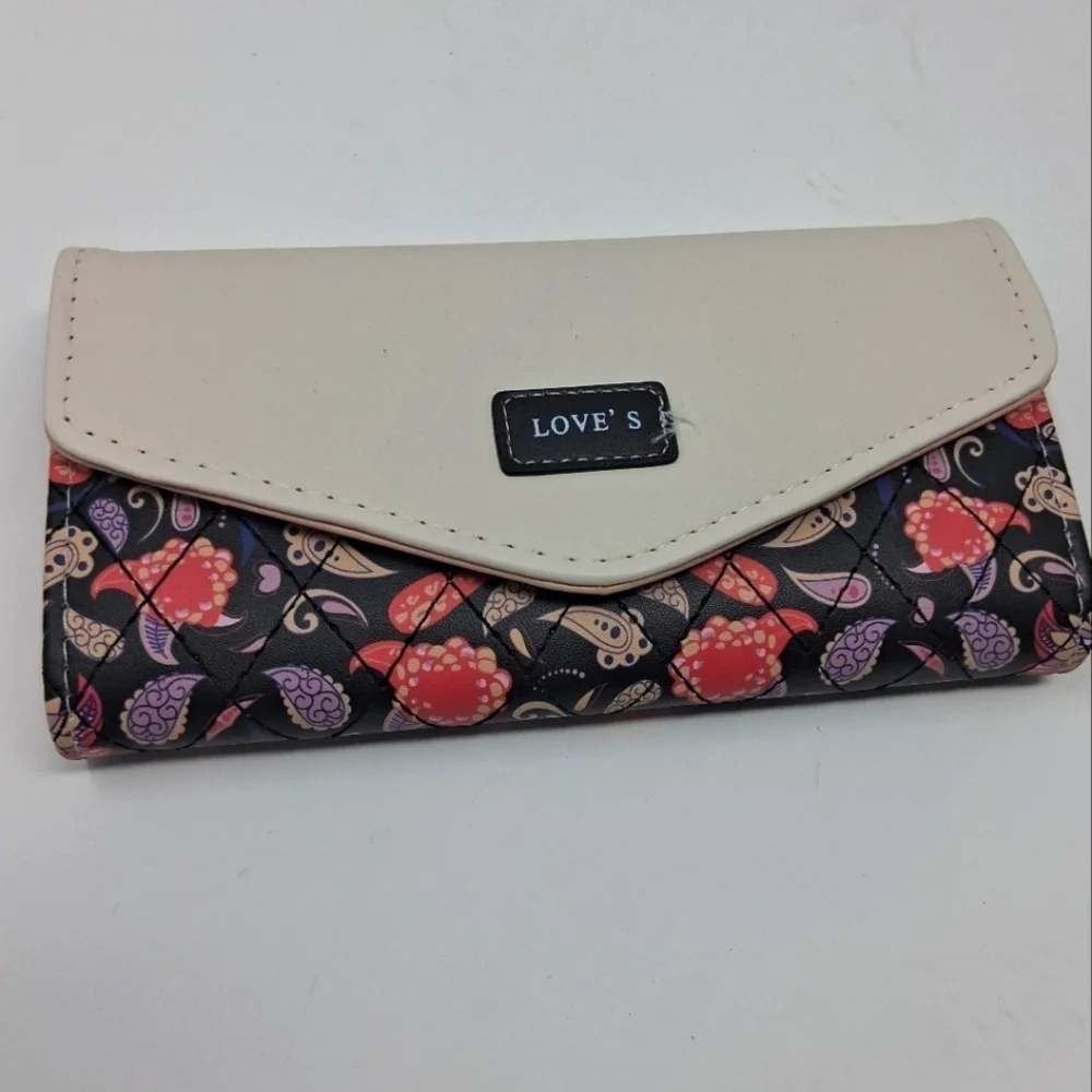 NEW  Love Cream and Multicolor Women's Wallet.    Size 7.5